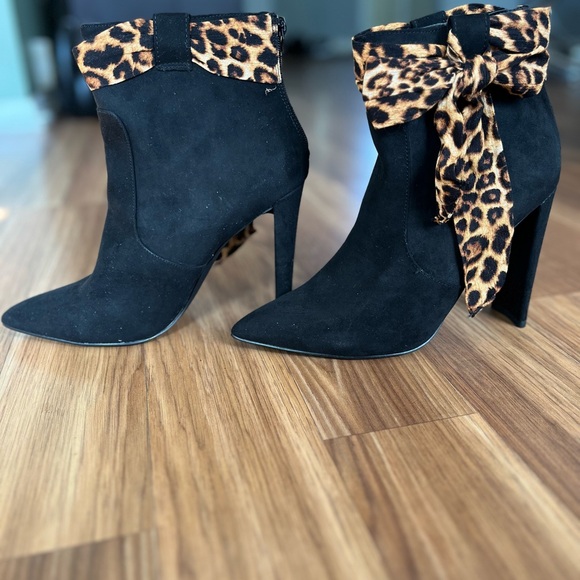 JustFab Black Heeled Boots with Leopard Bow - Picture 3 of 6
